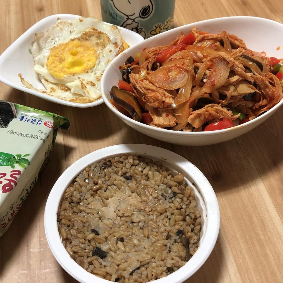 쌀밥대신 이거먹으니 칼로리부담도 안되고 너무좋습니당 사진은 된장이에요!! 다 맛있어요