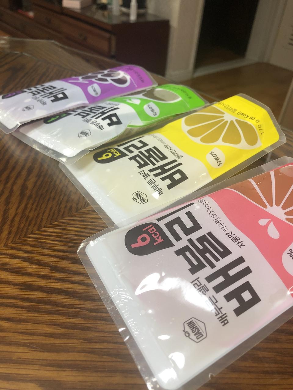 다이어트 젤리 맞나요??? 
너무 맛잇어서 다요트 중인거 까먹을뻔햇네요
자몽이 가장 맛잇어요~~