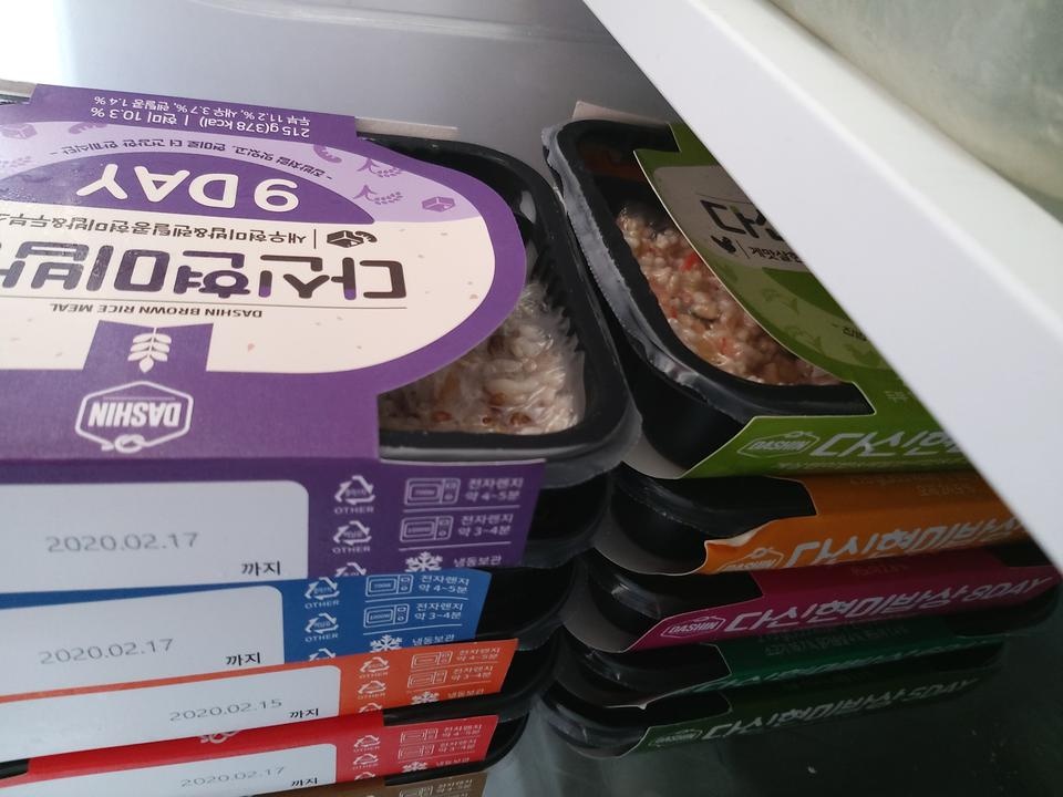 암환자인데 혼자서 밥을 해 먹기 힘들어서 구매해봤어요.. 플라스틱과 비닐이라 전자렌지 돌리는게 고민이었...