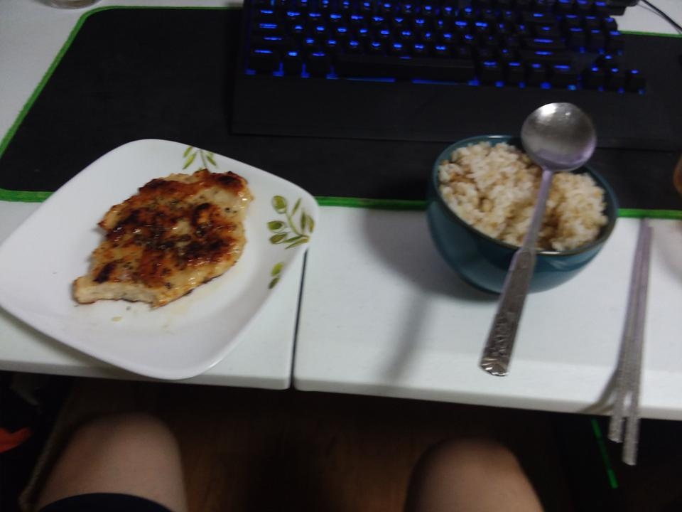 맛있어요. 안퍽퍽하고 좋네요