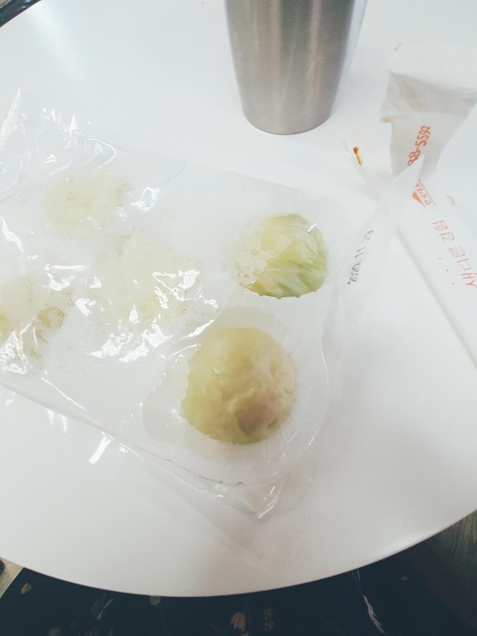 전자렌지 돌려먹으면 촉촉하고 맛있어요