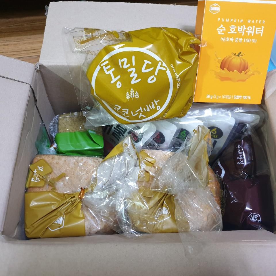 올*브영에서 ㅋㅋ 하나씩 사먹었는데, 새로운 맛도 나온 것 같고 어느게 제 입맛이 잘 맞는지 다시 확인하고...