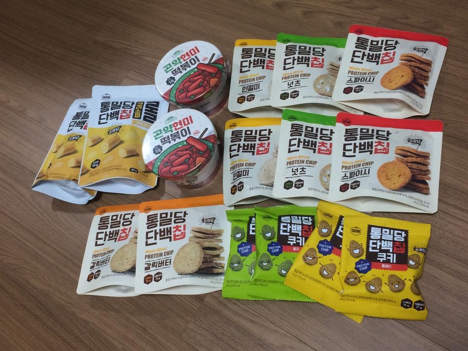 빠른배송 만족입니다. 칼로리가 낮은 떡볶이라서 기대햇는데, 컵크기가 편의점 떡볶이 절반. 적게먹는게 낮...