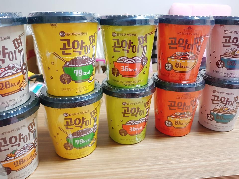 다이어트때문에 주문하게 됬는데 다른회사랑 비교해보고 칼로리도 훨씬적고 맛도 다양해서 좋네요:) 작은사...