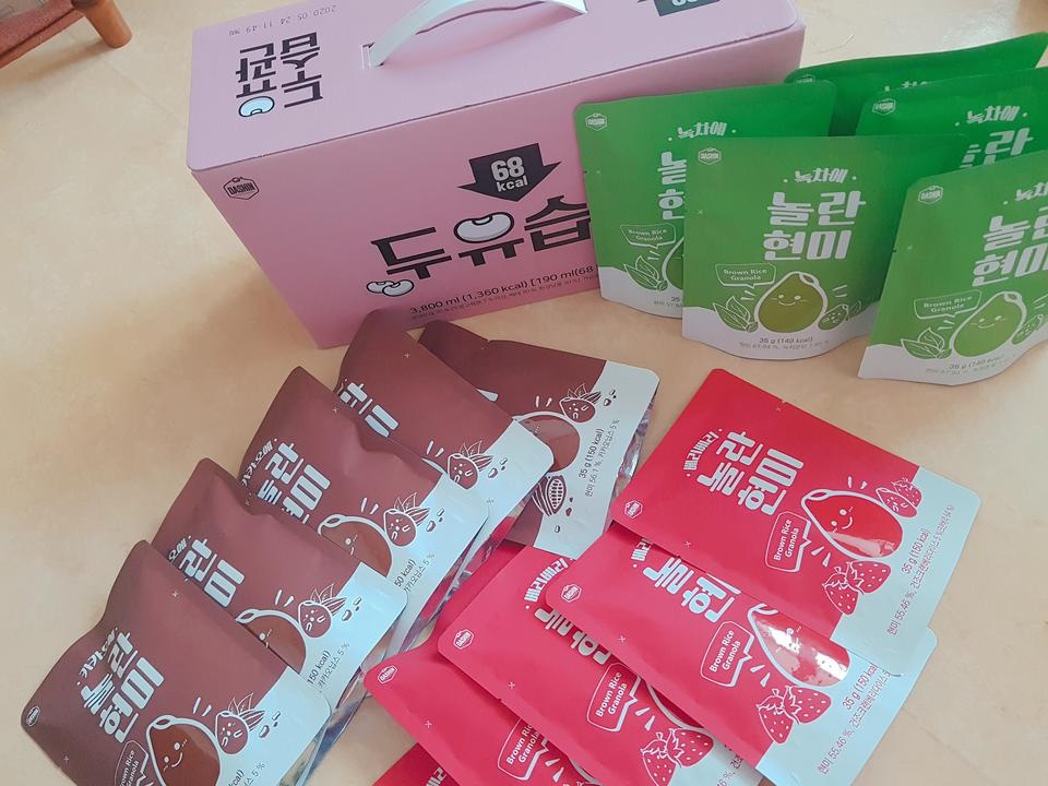 빠짐없이 배송 잘 왔습니다.
배송 빠르구요 맛이 기대되요!