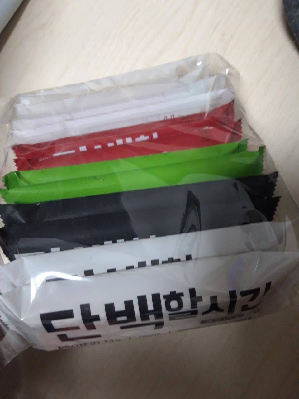 아직 먹기전인뎅 ;; 급해서 확정부터 하구요 ㅎㅎ
맛잇으면 재구매 갑니당~