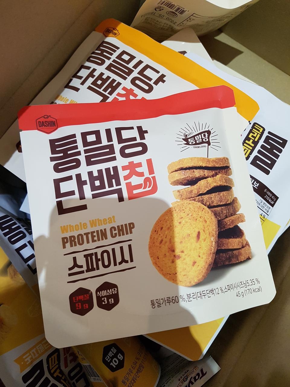 갈릭버터보다 스파이시가 더 맛있는거 같아요~