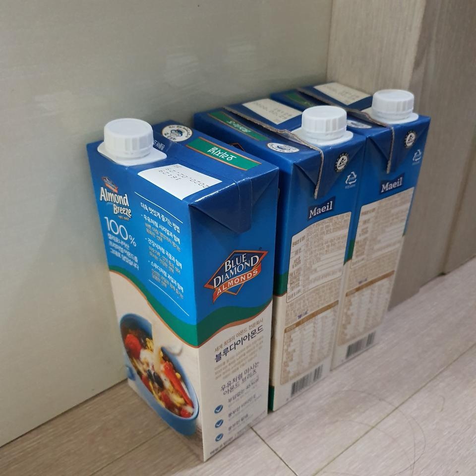 배송빠르고 좋아요~ 선식이나 씨리얼에 타먹으면 맛있어요!실온 보관 가능한것도 편합니다