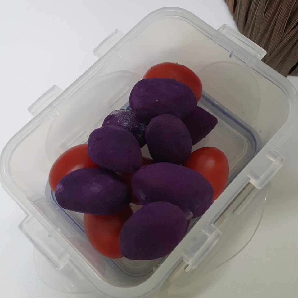 매일샐러드랑 방울토마토랑 먹어요 그냥해동해서먹는게더마싯음