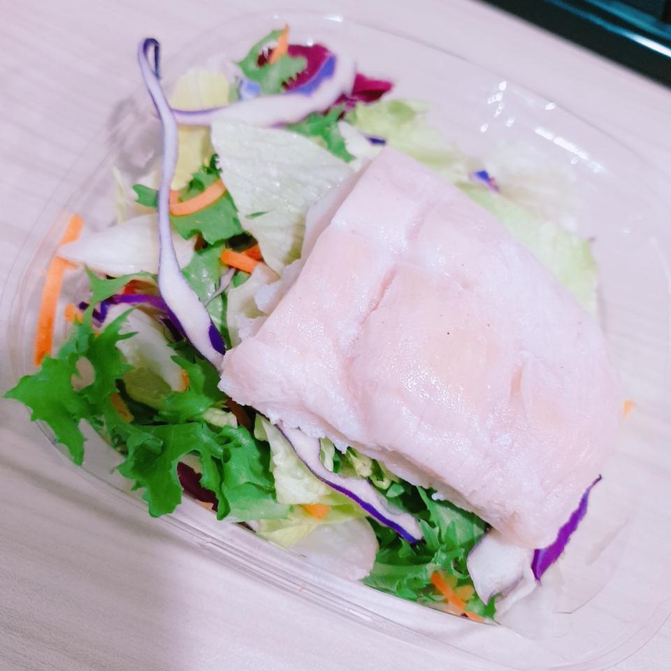 유자드레싱도 포크도 샐러드도 대만족