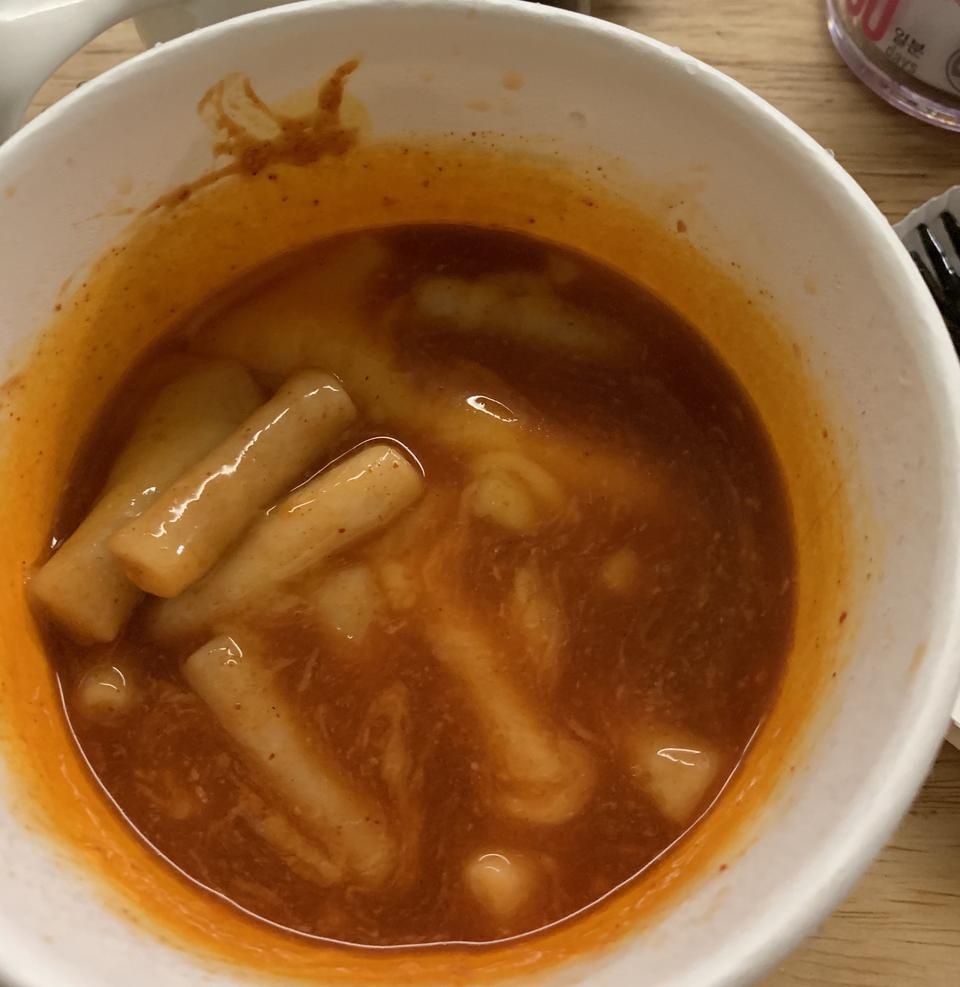 진짜 맛나요 치즈한장 넣어먹으니 스트레스 완전 풀리네용...추천입니다