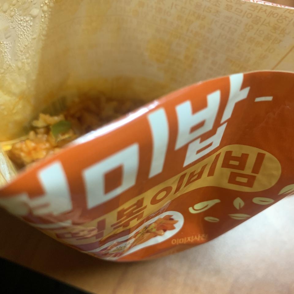 전주비빔 미역국 떡볶이비빔 갈릭 이렇게 네가지 먹었어요 현재까진 ㅎ 다 평타는 치고요 떡볶이 비빔이 칼...