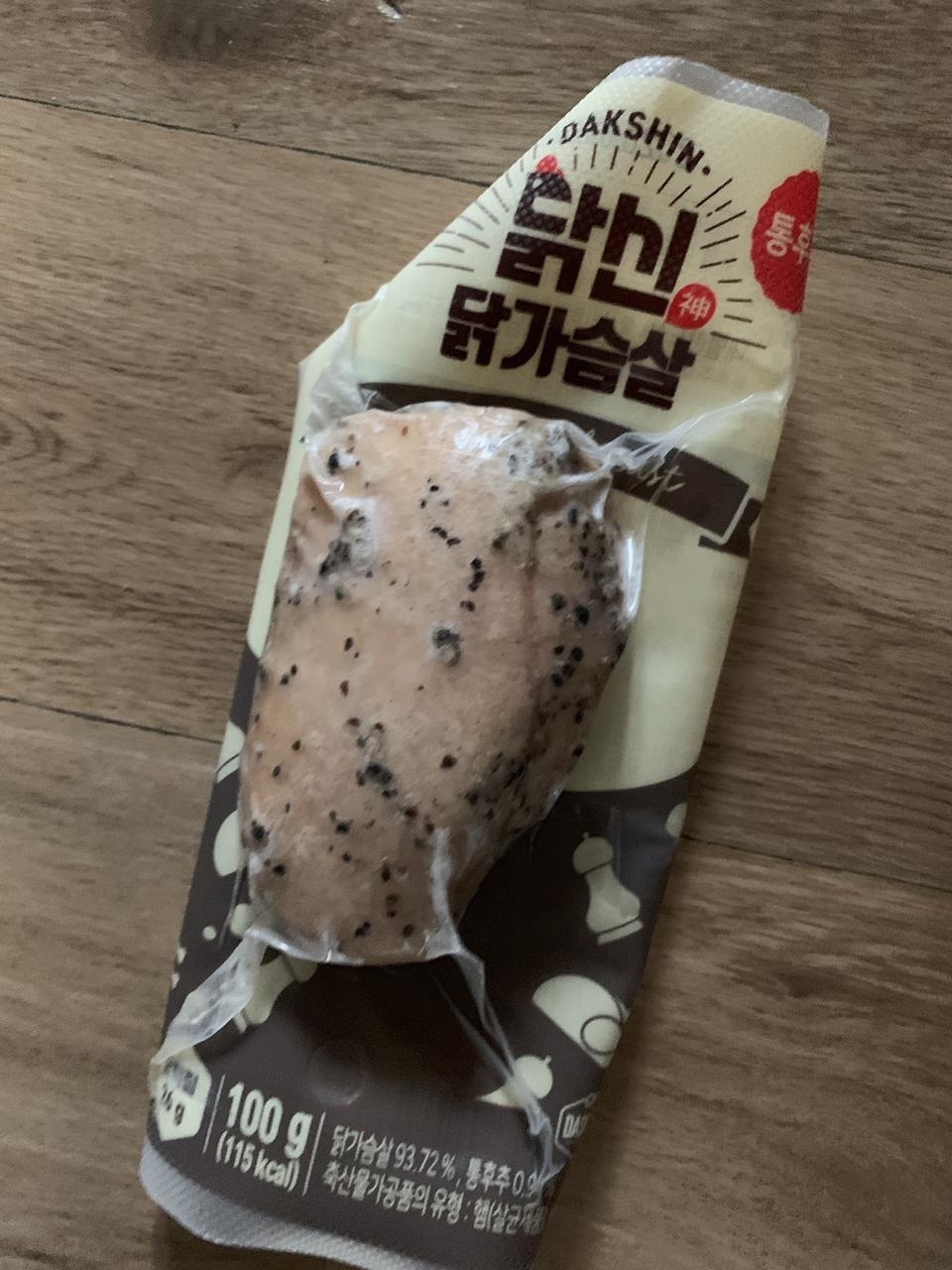후추 맛 때문에 덜 물리고 맛있어요 양도 적당하고요 많이 퍽퍽하지 않아서 운동한날 저녁으로 먹습니다