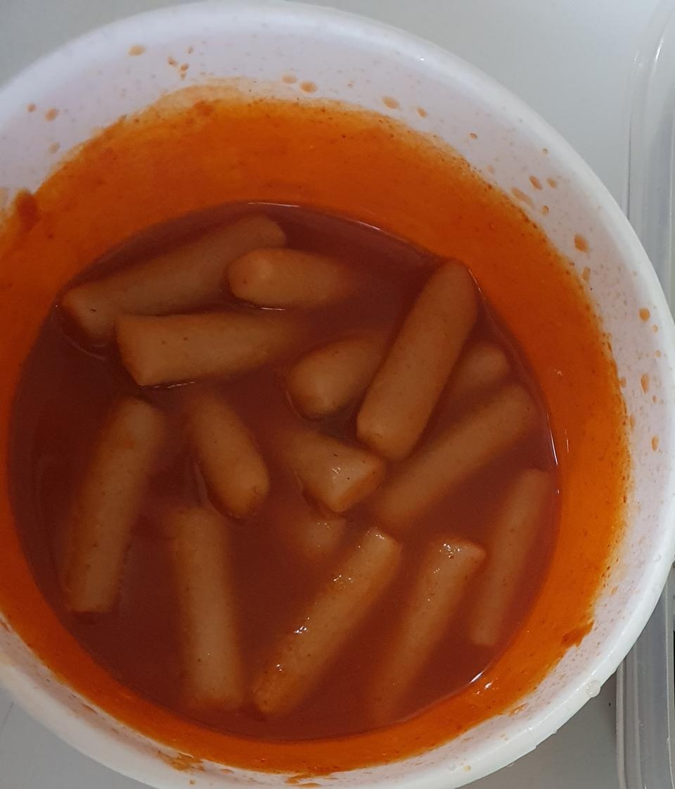 곤약맛 제로 ㅎㅎ 예전에 곤약떡볶이 다른데서 시켜먹고 맛없어서 다 버렸는데 이건 곤약맛이 아예 안나여 ...