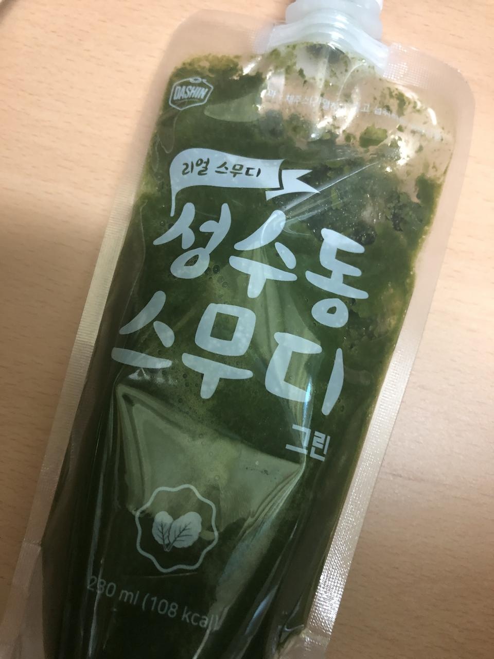 먹기 편하고 스무디라서 좀 더 든든하고 맛도 좋아용 두번째 주문한건데 늘 배송이 빠르고 안전하게 와요~