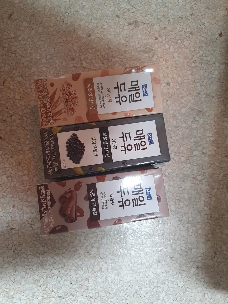고소하고 달달하고 진해서 너무 맛있었어요~~!!
검은콩은 맛이 쫌 약해서 아쉽지만 4가지맛 다 맛있게 잘 먹...