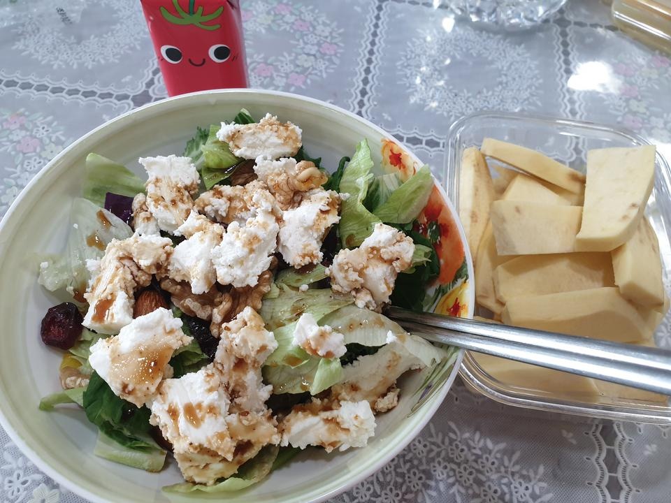 다양하고 신선해서 좋구요 
리코타치즈랑 먹으니 더 꿀맛입니다