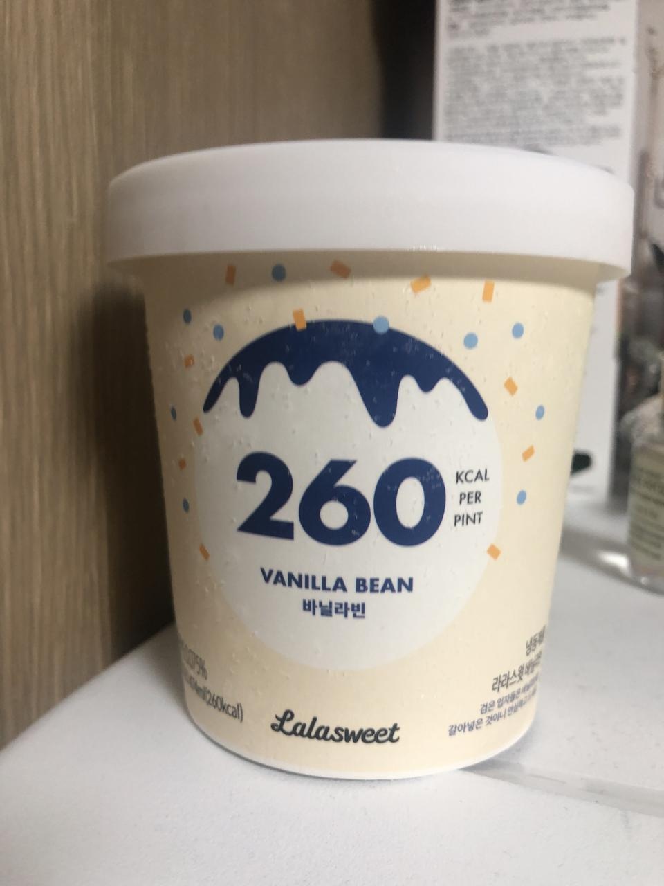 배송오고나서 늦게 집에왔는데도 짱짱하게 얼려져있더라구여. 맛은 아직 못봤지만 아이스크림 냉장고에서 떨...