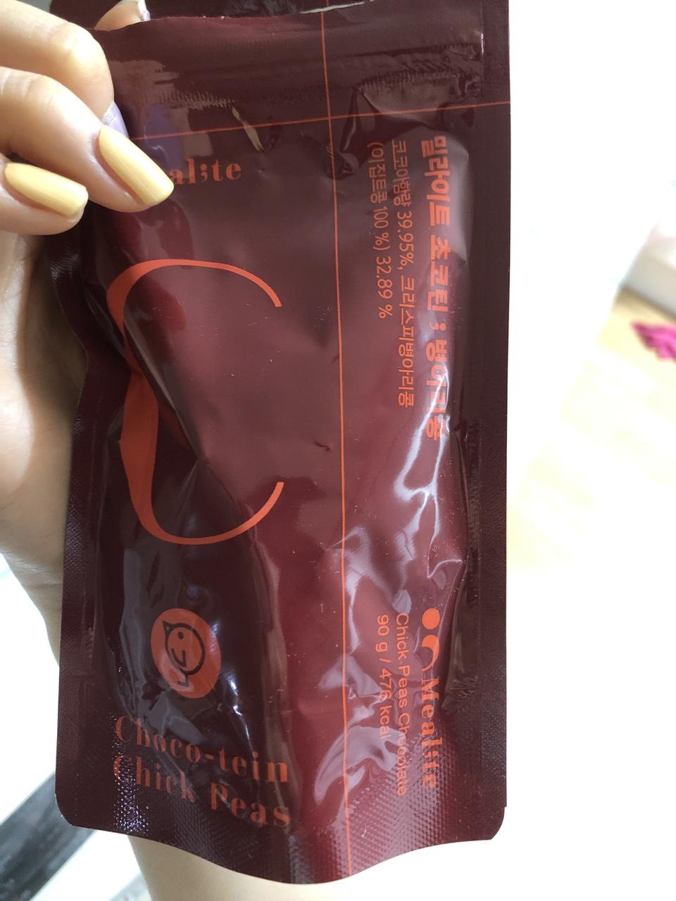 무설탕인데도 초콜릿맛있어요!!근데병아리콩이라그런지 씹을때 약간 좀딱딱라긴하지만 다이어트식품으로좋아...