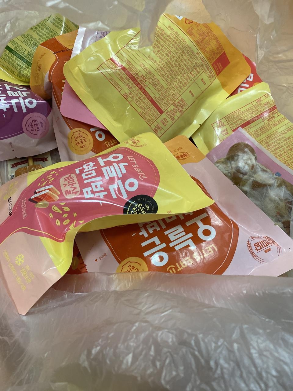 맛있어요 한가지씩 맛 다 시켰구
우둔살 먼저 먹어봣어요 ㅎㅎ 맛있습니다 양도 많고 !!
가격도 착하고~~ 재...