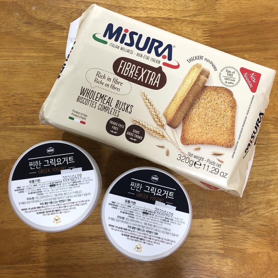꾸덕한데다 맛도 좋고 어디에나 찰떡궁합인 다신요거트 ㅠㅠ 당류 0이여서 머글때 너무 행복해요