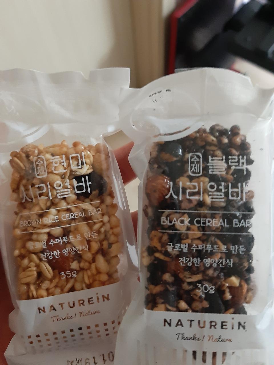 매번 재구매중
둘다 맛있지만 갠적으로 블랙이 맛있음