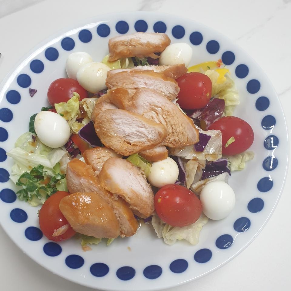 샐러드 너무 맛있어여 ㅠㅠ 소스두 맛있구용!