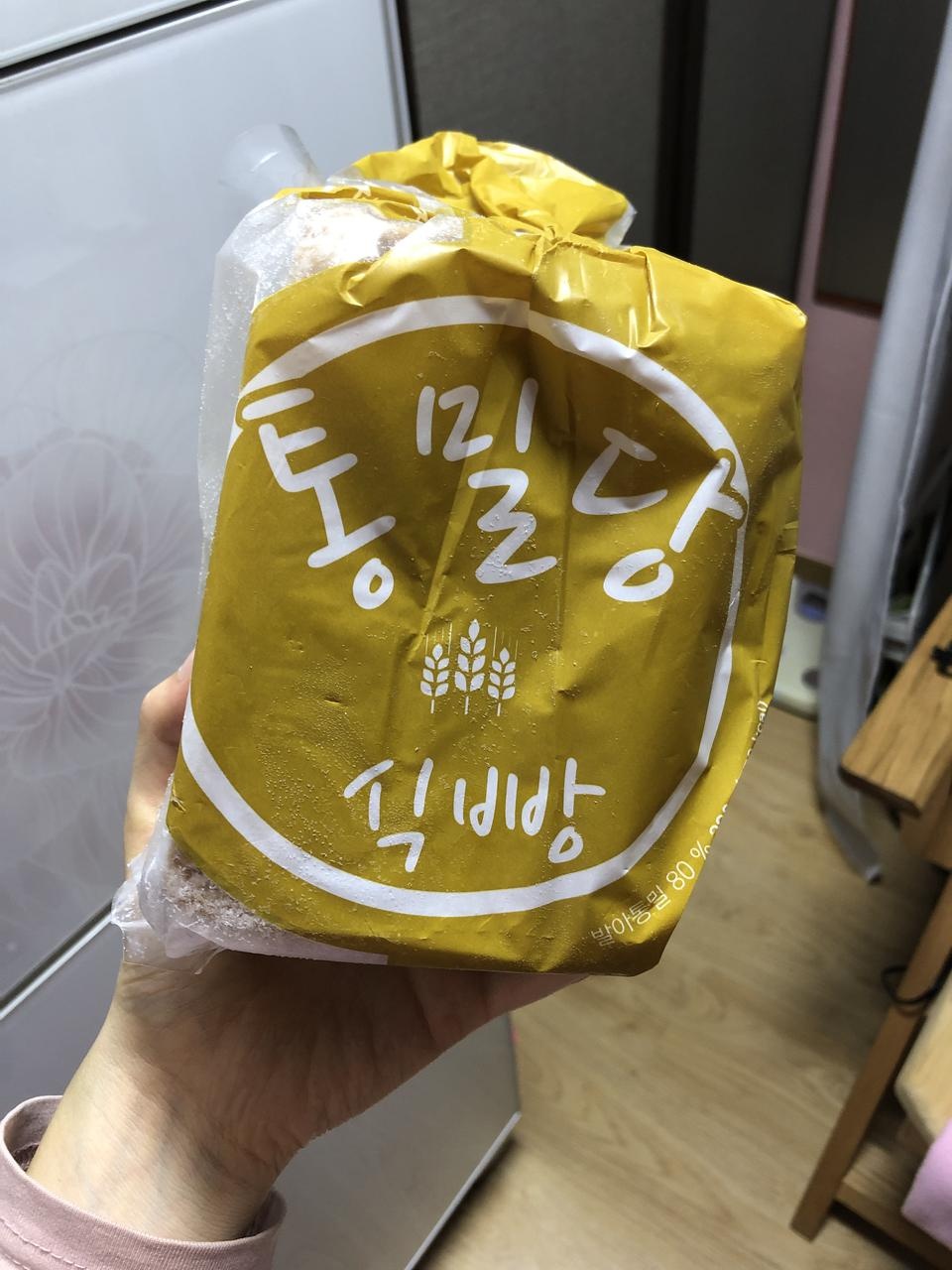 저번에 시켰는데 맛있어서 식빵 두개 추가주문했어요!
배송도 빠르고 좋아요 ㅎㅎ