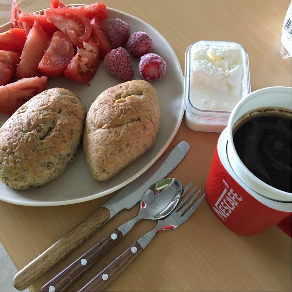 퍽퍽할줄알았는데 쫄깃하구 진짜 맛있어요!
그릭요거트랑 너무 잘어울려요ㅠㅠ