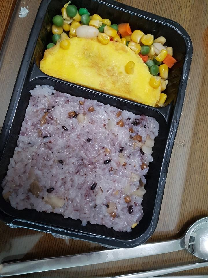 맛있어요~~여자가 먹기 양도 적당해요