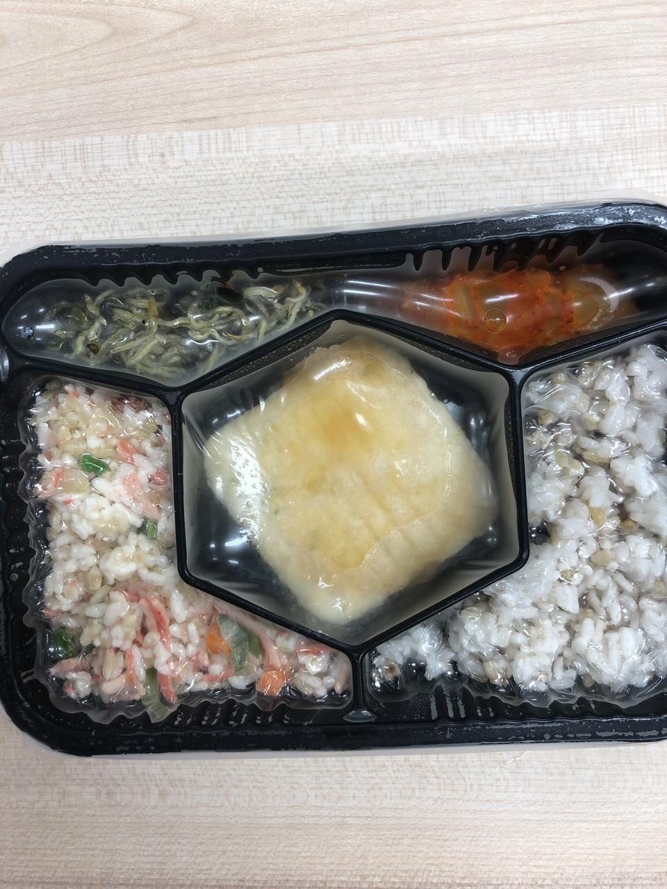 생각보다 맛잇구 제가 냄새에 민감한편이라 닭들어간 반찬에선 조금 닭냄새가 나지만 전반적으로 마싯어용ㅎ