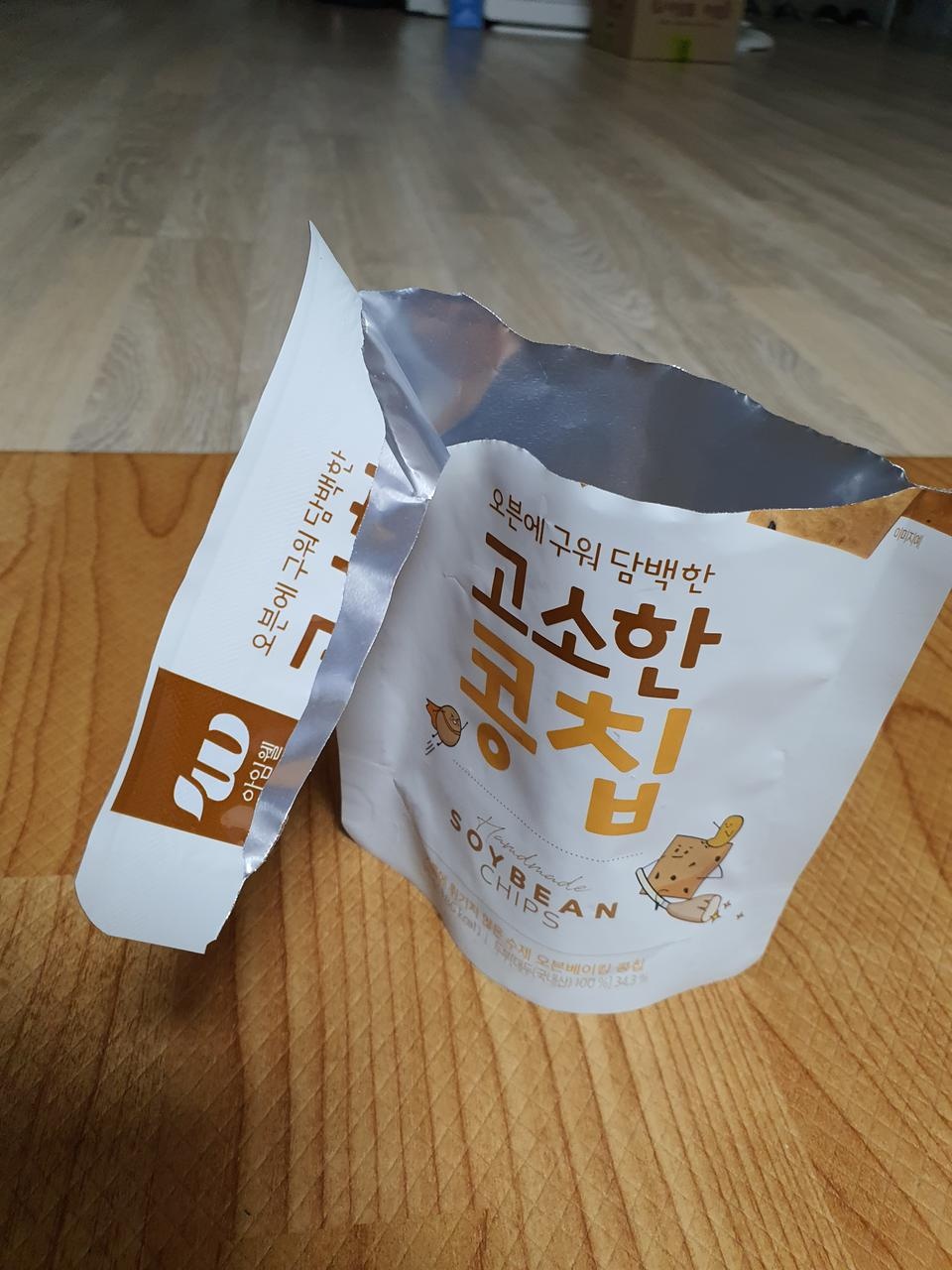 오자마자 뜯어서 먹었어요. 너무 고소하고 담백하고 맛있어요. 다음에도 사먹어야겠어용~~^^