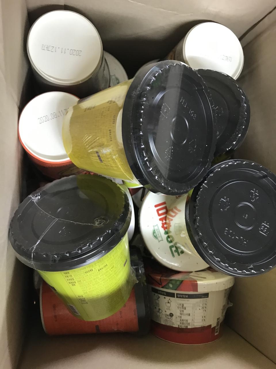 아직 곤약면은 못 뜯어봤네요. 넘 묵직해서 깜짝 놀랐어요. 내용물 너무 궁금해요. 닭가슴살 먹다가 질리면 ...