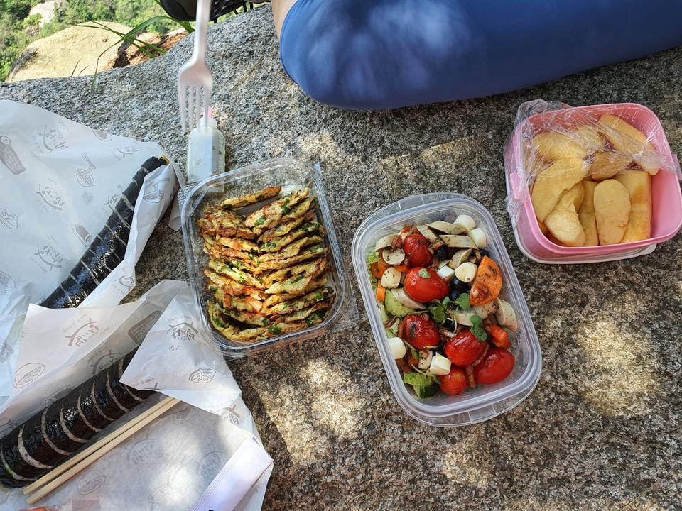 맛나요.잘안보이지만 그냥 먹어도 맛나요.