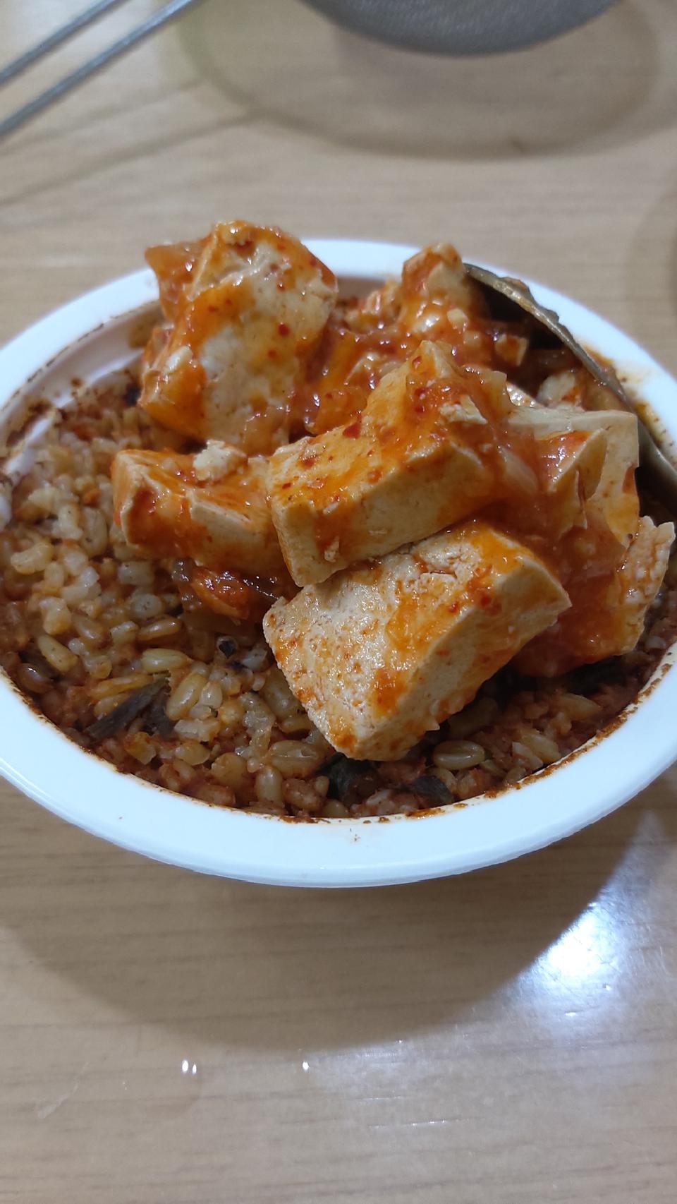 대체로 맛있음
꼬들꼬들 씹는 맛 있음
곤약 라면이나 덮밥 소스랑 먹기에는 기본이 최고ㅎ