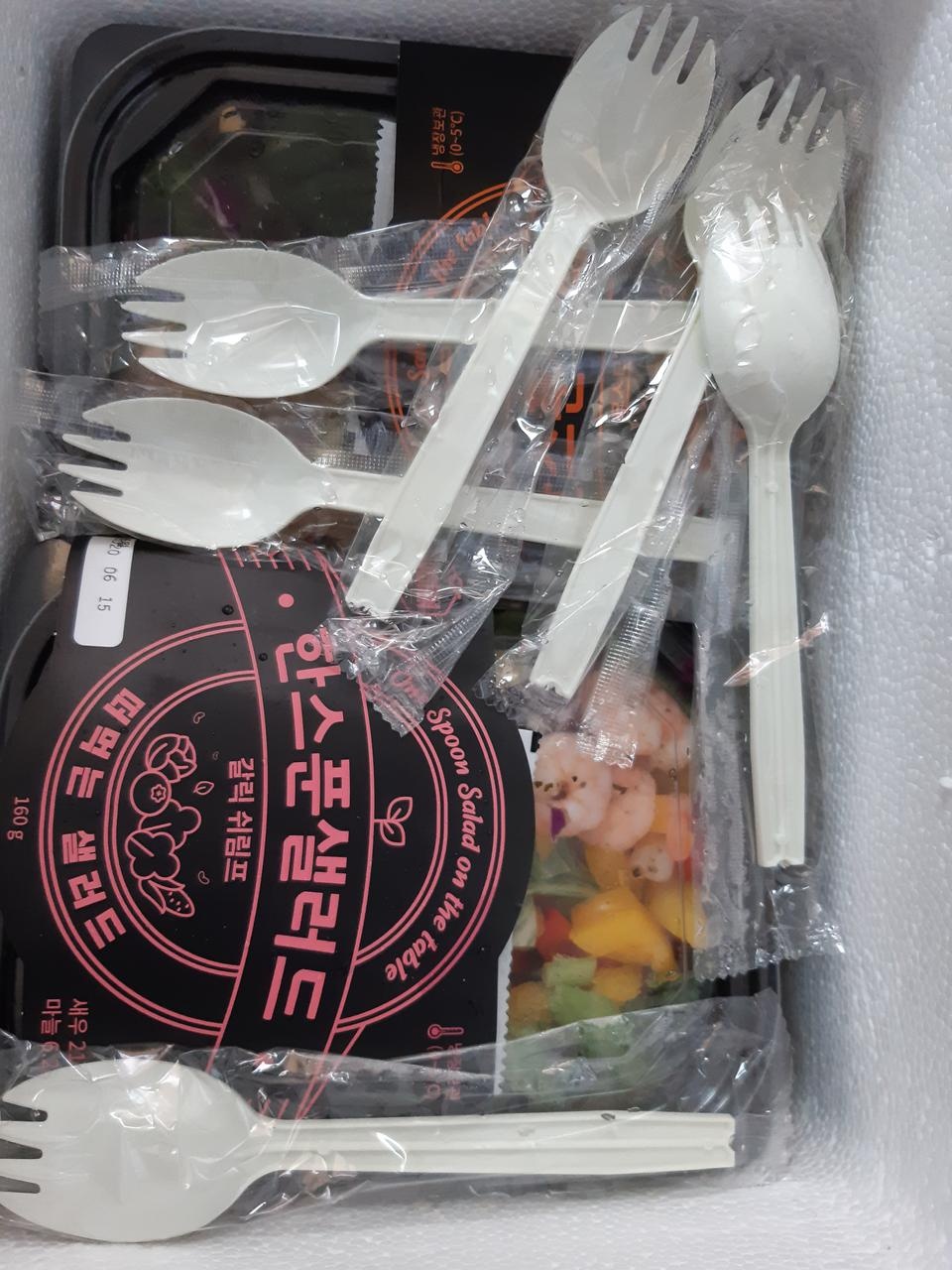 여름이라 샐러드 상태가 걱정됐는데 상태 좋았어요