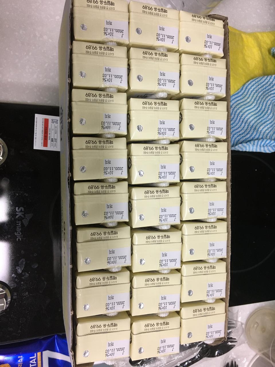 담백해서 좋아하는 두유입니다. 맨날 편의점에서 사먹다가 대용량으로 샀네요! 맛있게 잘 먹겠습니다