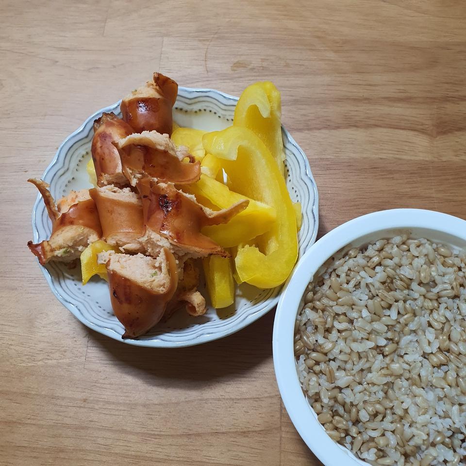 배송이 왕 빨랐어요! 간편하게.전자레인지에 돌릴 수 있어서 좋아용.