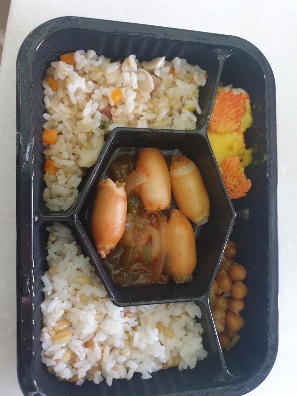 다이어트도시락이라 맛은 기대안하고 주문했는데 웬걸? 너무너무 맛있어요 ㅎㅎ 다이어트할맛나는데여?? 잘...