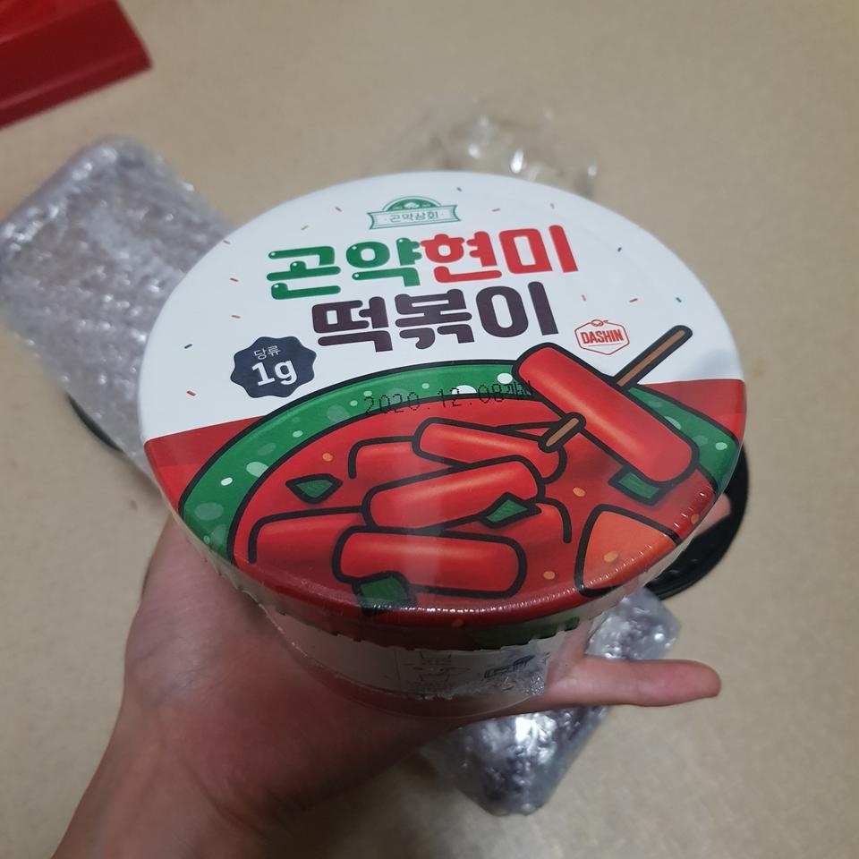 다른 곤약 떡볶이 많이 보고 찾아봤는데....
여기만큼 떡볶이 맛과 식감에 가까운 건 없는 것 같아서 드디어...