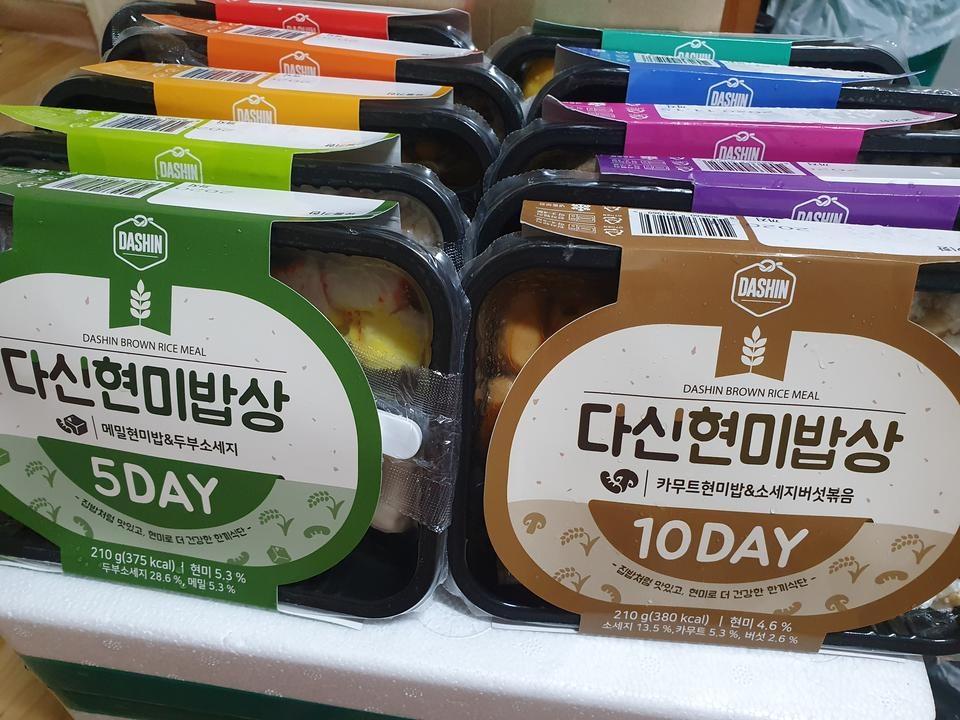 양은 쫌 부족하지만 맛있어요!!회사에서 점심으로 먹는데 좋아요 배송도 빠릅니다
