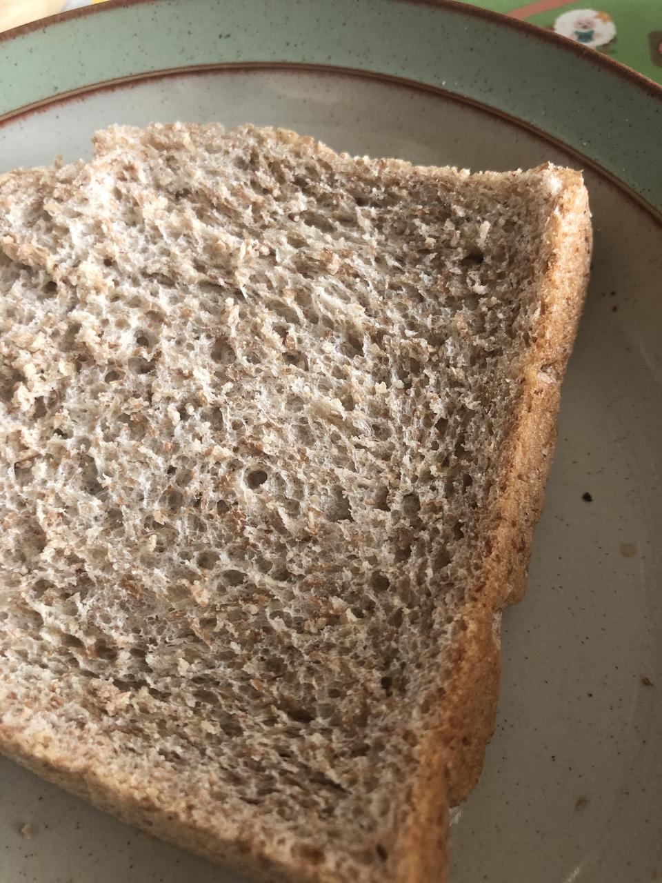 맛있어요 똘깃하고 고소해요 약간 시큼해요