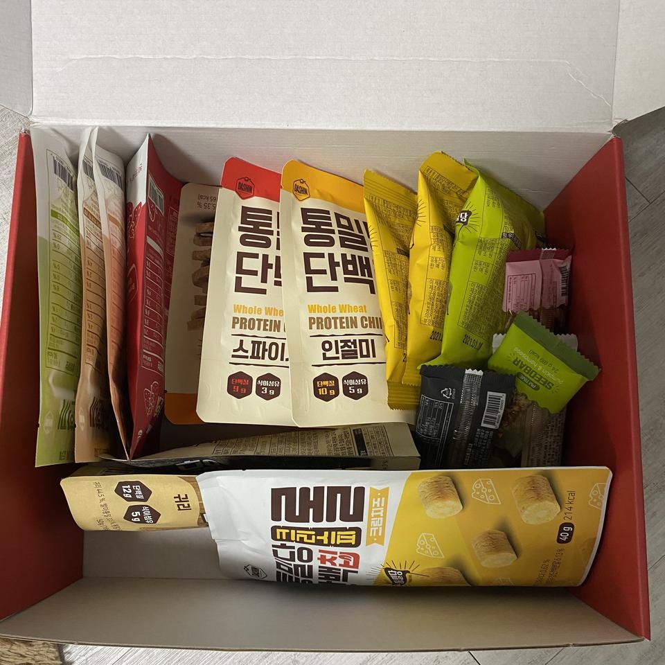 진짜 맛있어요 칼로리도적고 아무데나찍어먹어서 벌써 반이상먹었어요