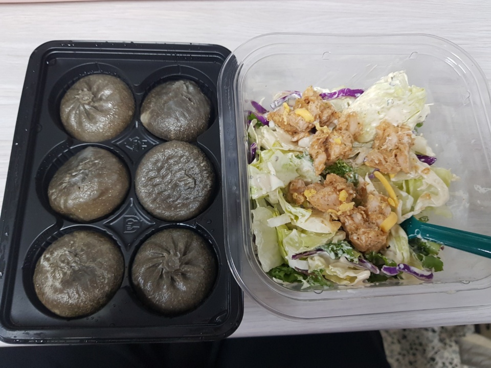 아직 기본맛만먹어봤는데요.