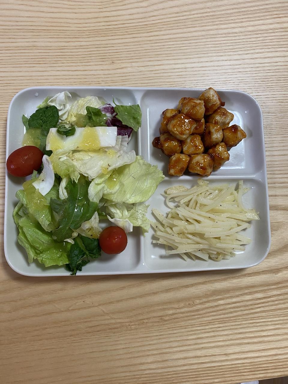 종류가 여러가지라서 질리지 않고 냉동실에 넣어두고 그때 그때 조리해서 먹으면 되서 너무 편해요~ 너무 배...