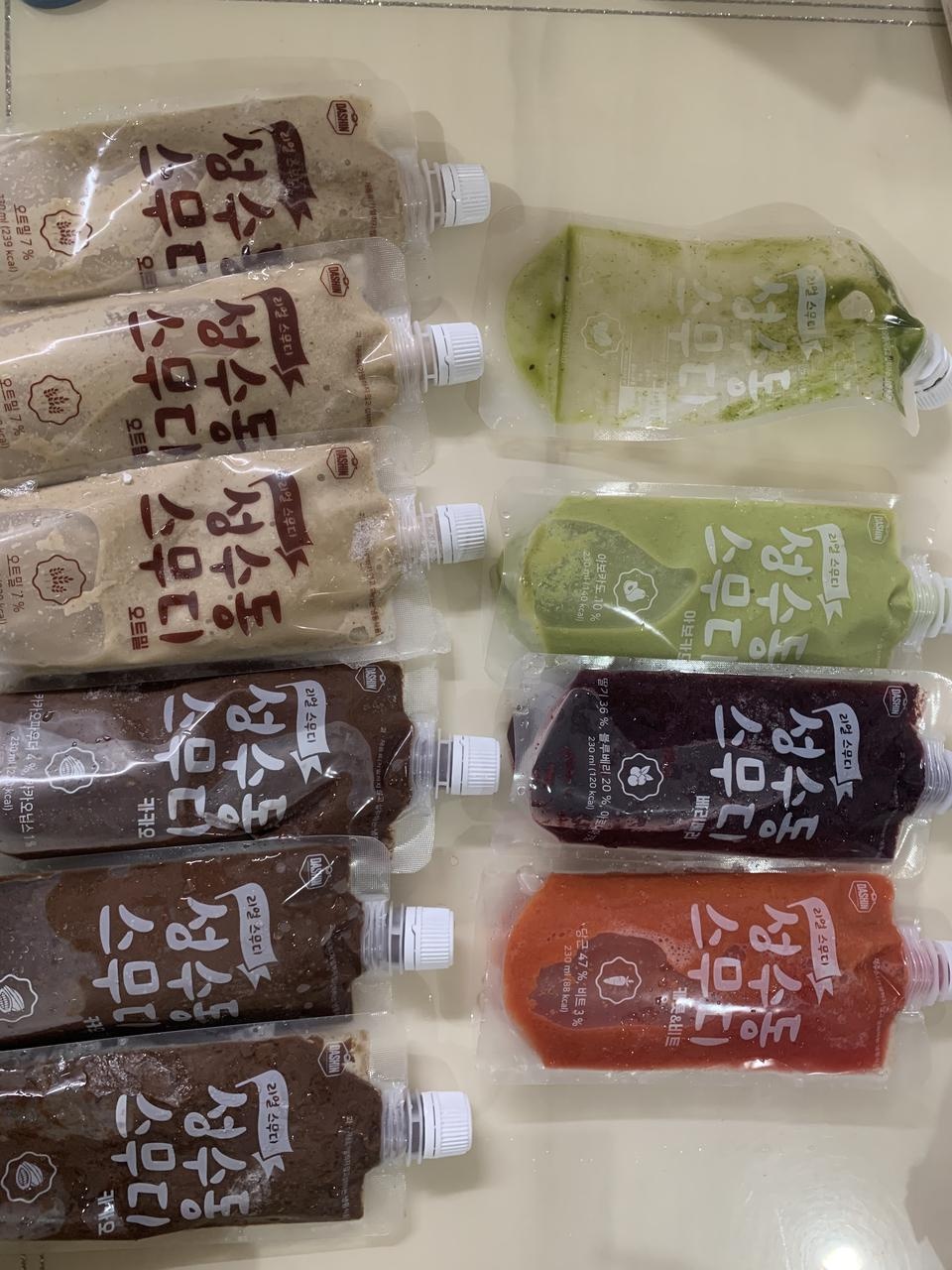 양배추맛 하나가 안왔어요ㅠㅠ
어제 배송온거 숫자확인 안하고 그냥 냉장고에 넣고...아침에 그린 챙겨먹고....