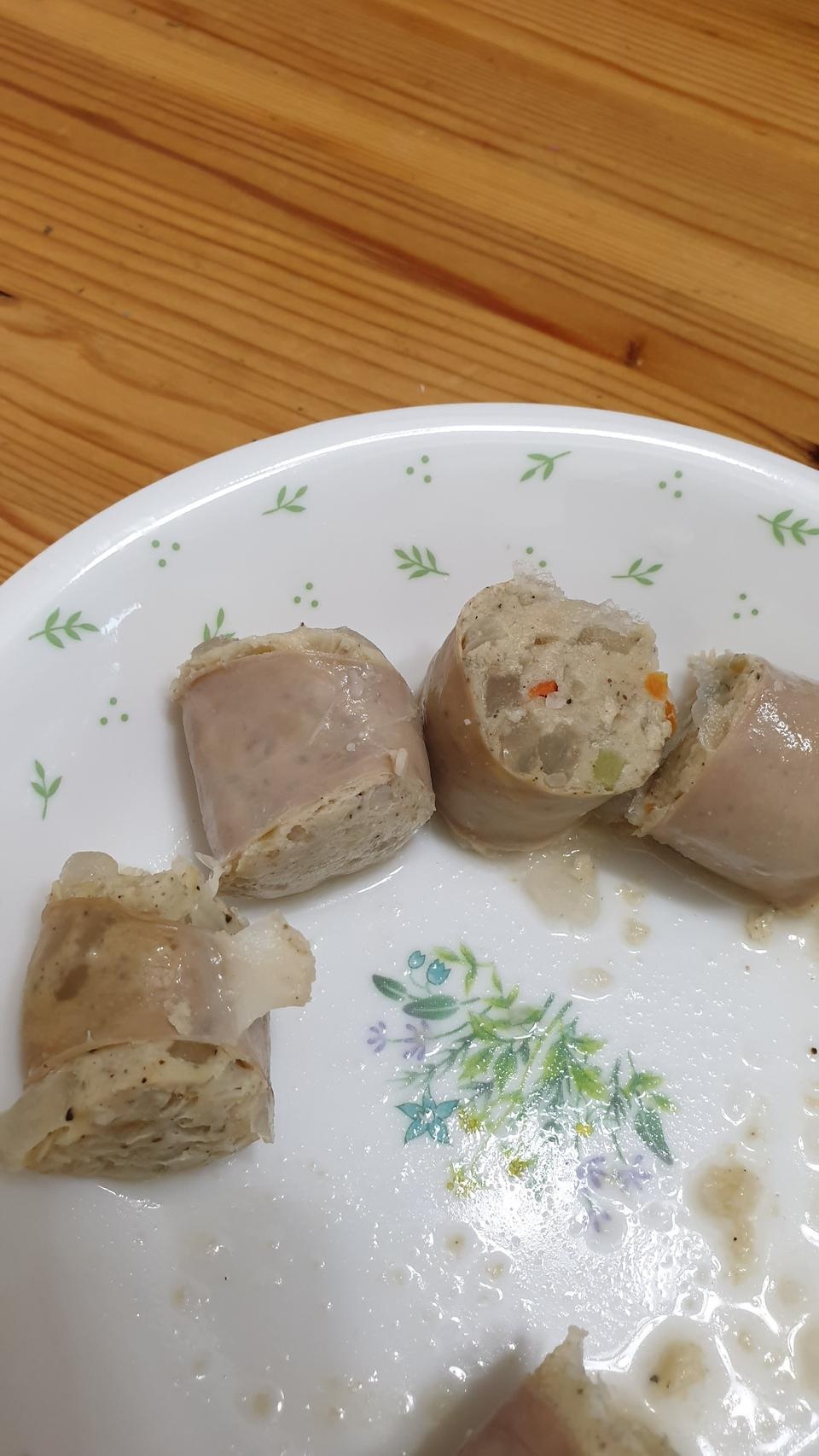 순대피(?)는 쫄깃해서 씹을맛나고, 진짜 순대같아서 신기해요
조리도 간편하고, 단지 후추맛이 조금 셉니다....