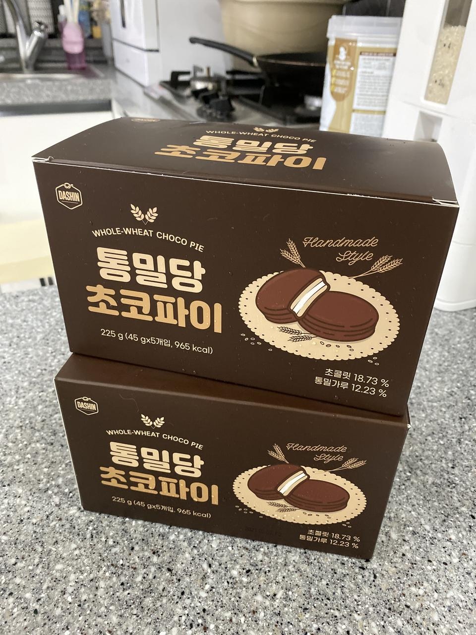 하나시켜먹어보고 너무 맛잇어서 추가구매했어요 칼로리가 다소높아서 많이먹는건 다이어트에 도움은 안될거...