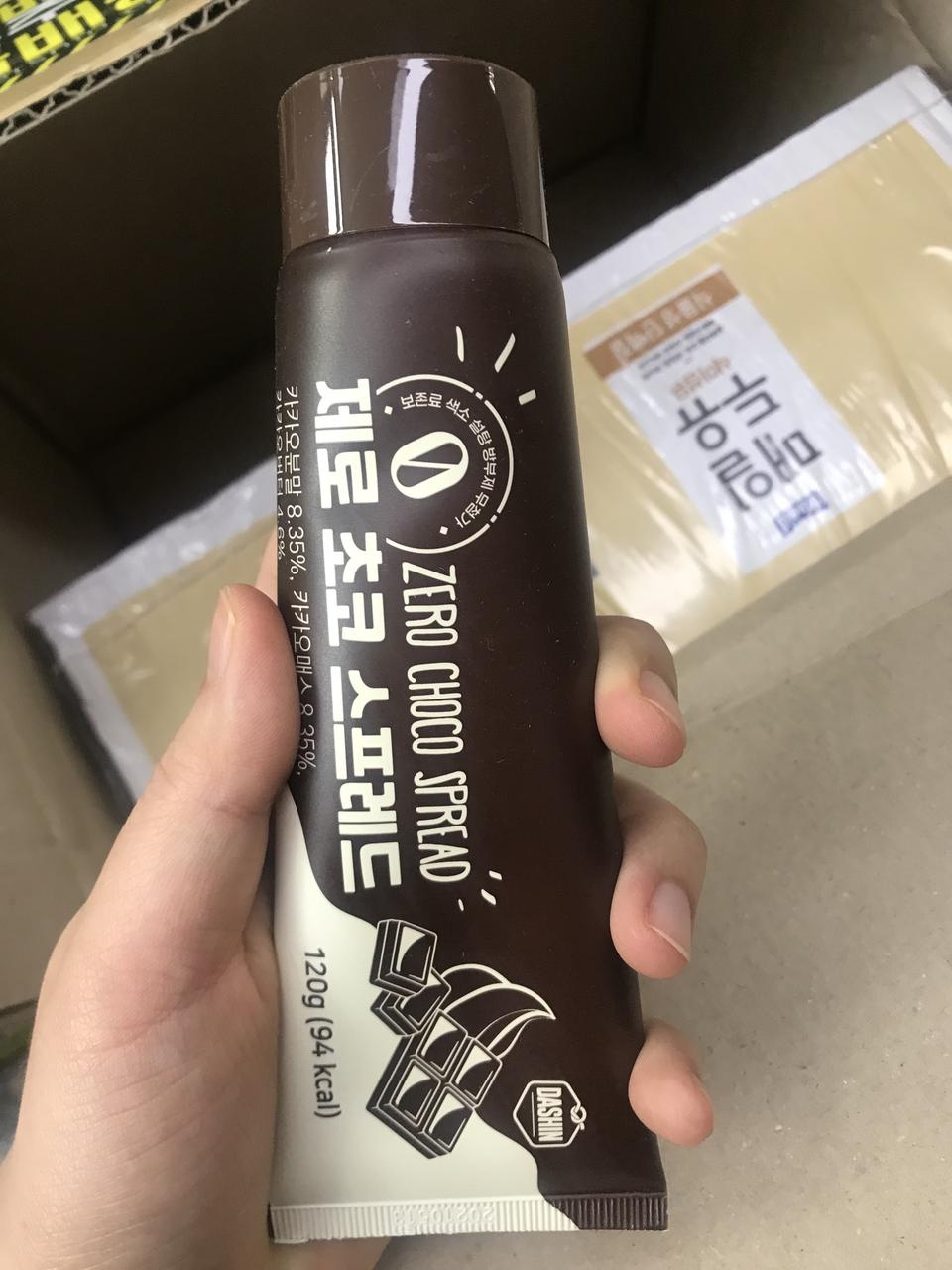 생각보다 크네용~
식빵에 발라먹으려고 사봄욤