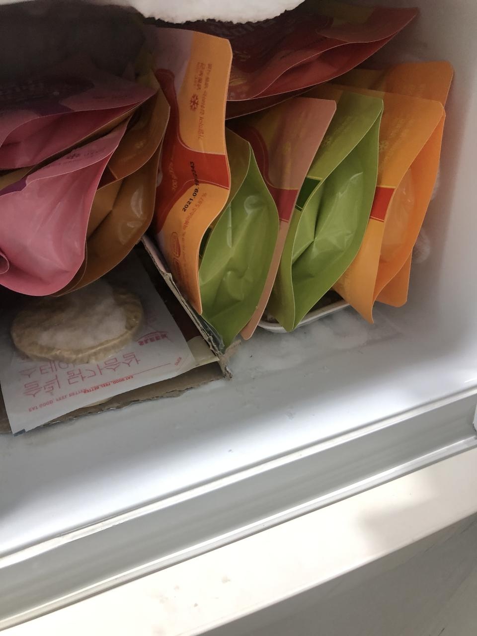 맛도 좋고 배불러요 현미라 꼭꼭씹어먹어서 더 배부른거같아요 봉지그대로 먹을수있어 설거지고리도없고 완...